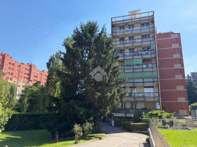 Bilocale in vendita a Milano via Antonio Cechov, 21, Gallaratese
