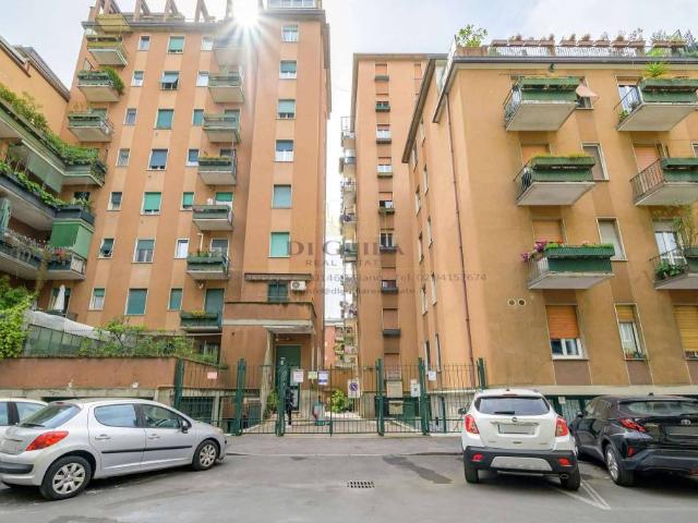 Bilocale in vendita a Milano via baldo degli Ubaldi 6, Certosa