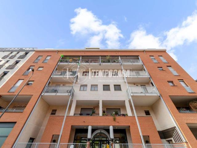 Bilocale in vendita a Milano via Brunico 11, Villa San Giovanni