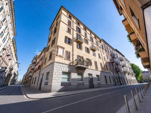 Bilocale in vendita a Milano via Cicco Simonetta, 15, Corso Genova