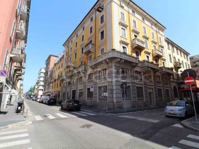 Bilocale in vendita a Milano via Cicco Simonetta, 12b, Corso Genova