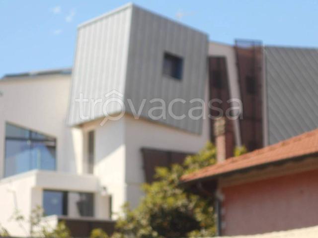 Bilocale in vendita a Milano via dei Garofani, 7, Lorenteggio