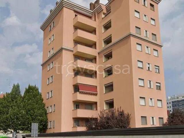 Bilocale in vendita a Milano via Empedocle, 1, Villa San Giovanni