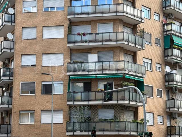 Bilocale in vendita a Milano via Ettore Ponti, 62, Barona