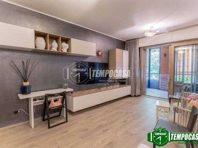 Bilocale in vendita a Milano via Fratelli Zoia 214, San Carlo