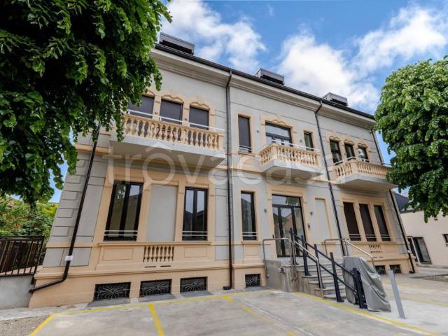 Bilocale in vendita a Milano via Gioacchino Murat, 84, Istria
