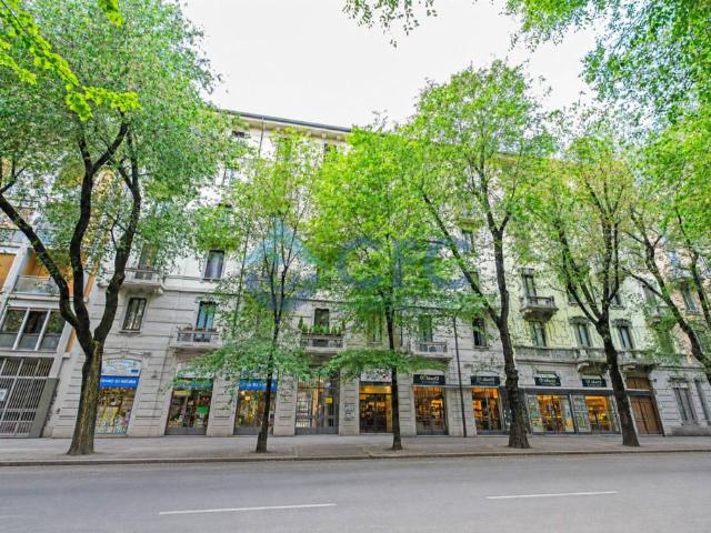 Bilocale in vendita a Milano via Lomellina, 5, Argonne Corsica