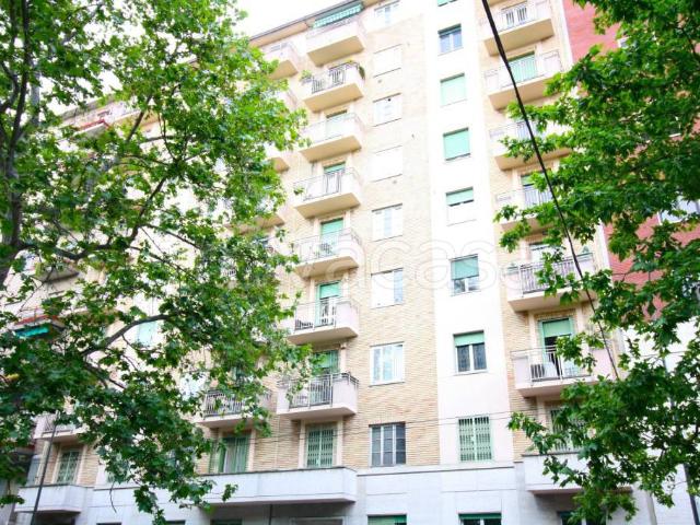 Bilocale in vendita a Milano via Lorenzo di Credi, 8, Monte Rosa Lotto
