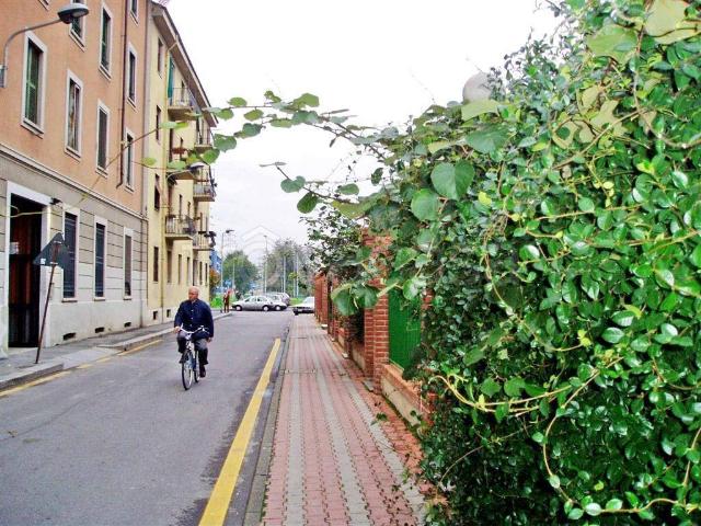Bilocale in vendita a Milano via Marignano, Santa Giulia