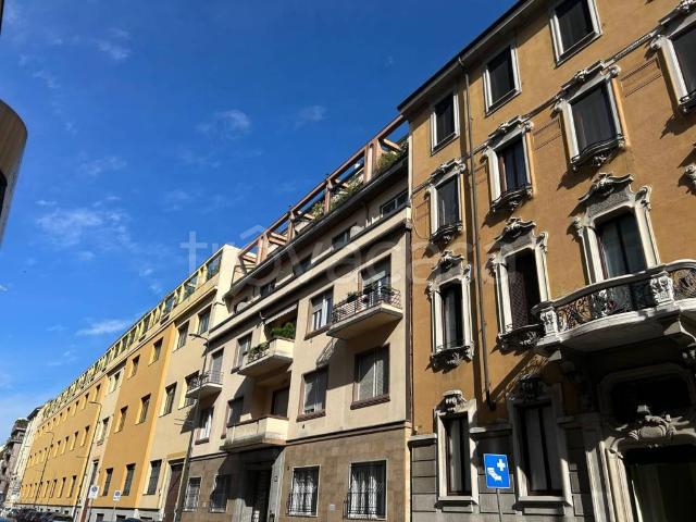 Bilocale in vendita a Milano via Mauro Macchi, 10, Centrale