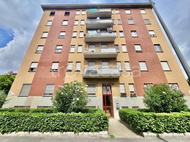 Bilocale in vendita a Milano via Monfalcone, 25, Cimiano