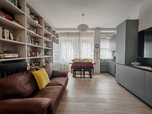 Bilocale in vendita a Milano via Poggibonsi, 8, Gambara