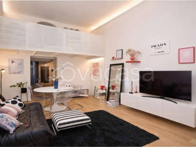 Bilocale in vendita a Milano via Riva di Trento 2, Lodi Brenta