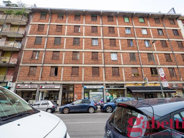 Bilocale in vendita a Milano via Ronchi, 35, Udine