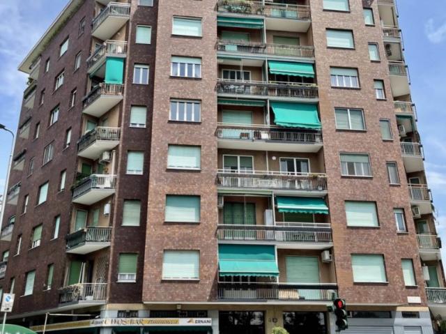 Bilocale in vendita a Milano viale Cassala 45, Romolo