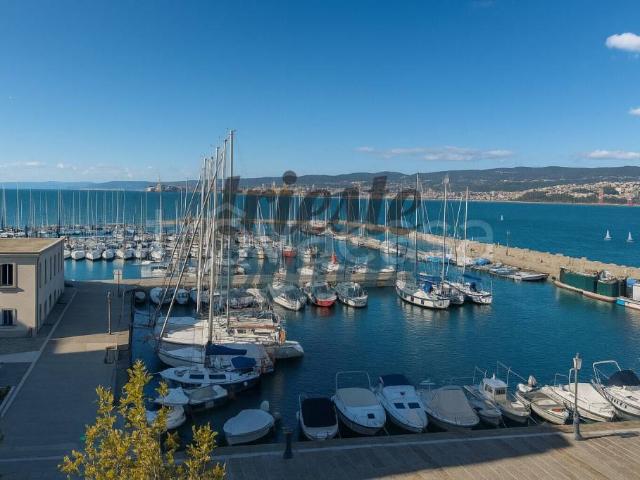 Bilocale in vendita a Muggia largo Amulia, 6