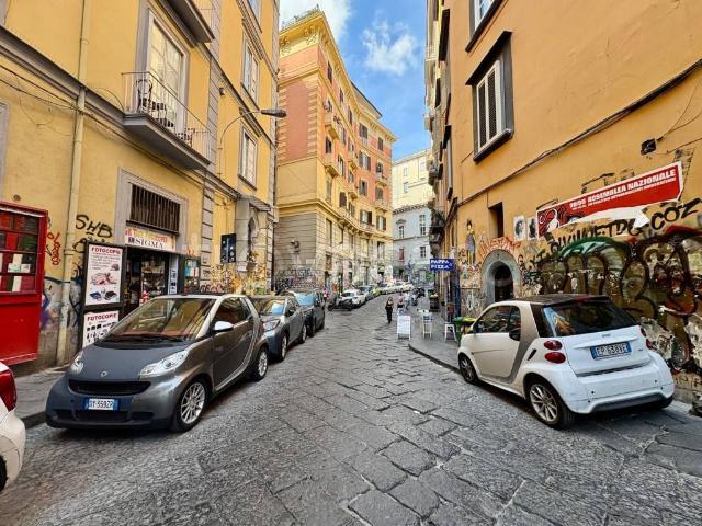 Bilocale in vendita a Napoli, Centro Storico