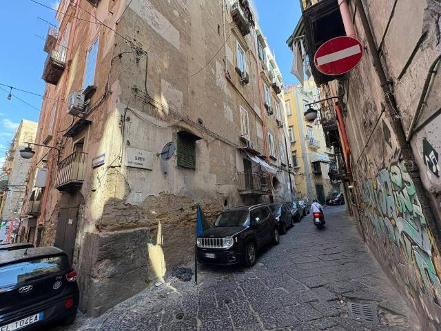 Bilocale in vendita a Napoli, Quartieri Spagnoli