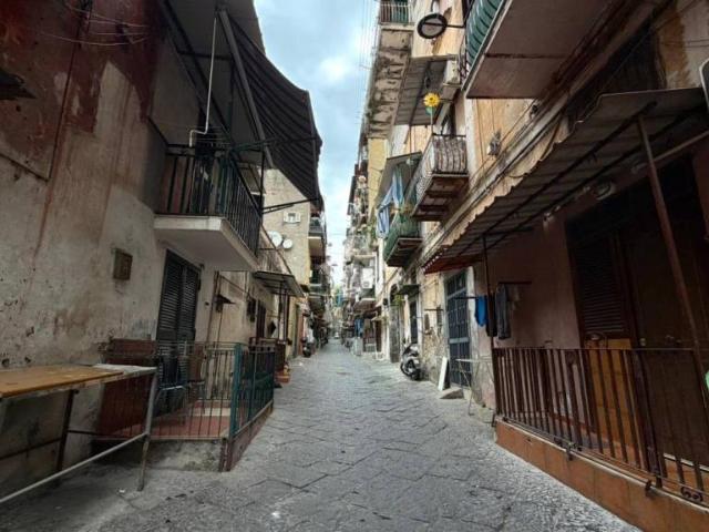 Bilocale in vendita a Napoli, Stella Materdei