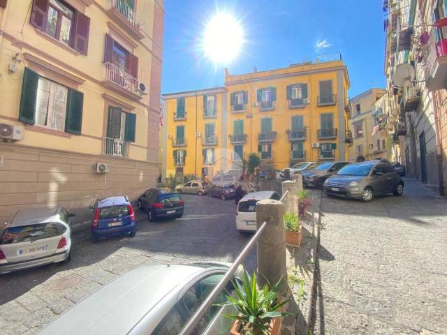 Bilocale in vendita a Napoli, Tribunali