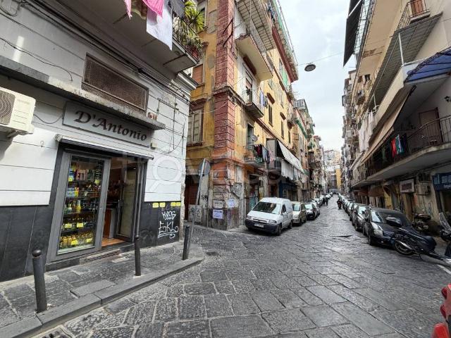 Bilocale in vendita a Napoli vico Nuovo della Pace, Tribunali