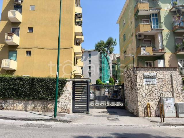 Bilocale in vendita a Napoli via Consalvo, Fuorigrotta