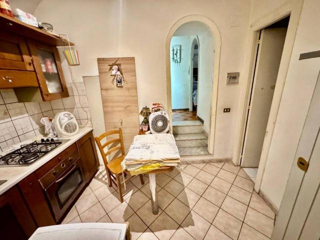 Bilocale in vendita a Napoli via Giovanni Paladino, Centro Storico