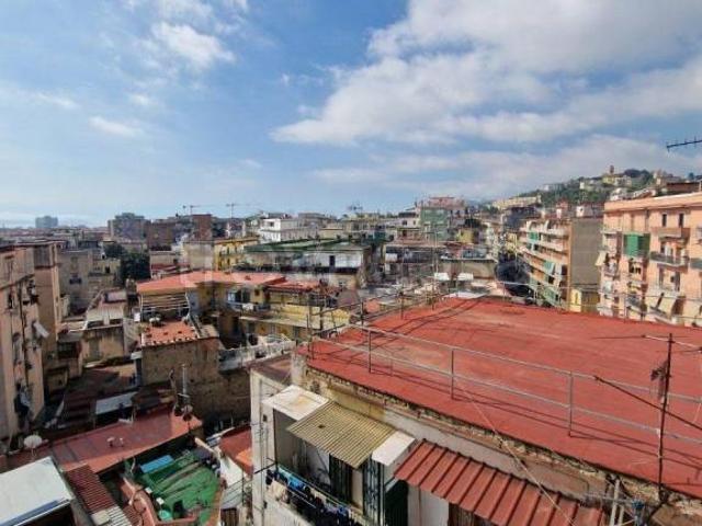 Bilocale in vendita a Napoli via Nicola Nicolini, 7a, San Carlo all'Arena