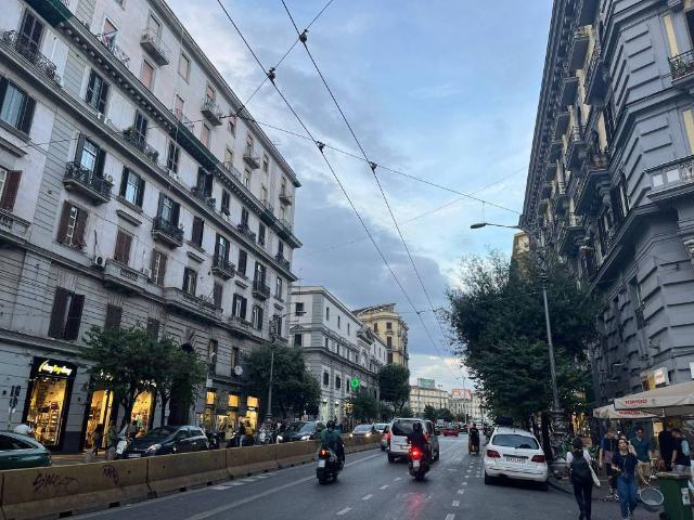 Bilocale in vendita a Napoli via Nolana, Mercato