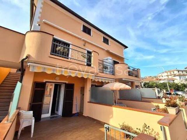Bilocale in vendita a San Bartolomeo al Mare via Michele Albavera, 6, Pairola