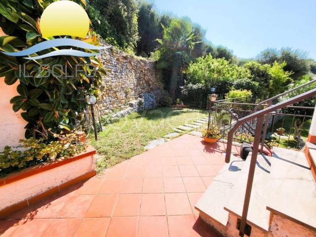 Bilocale in vendita a San Bartolomeo al Mare, Pairola