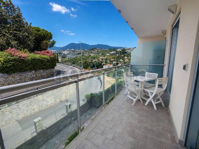 Bilocale in vendita a Sanremo, Solaro