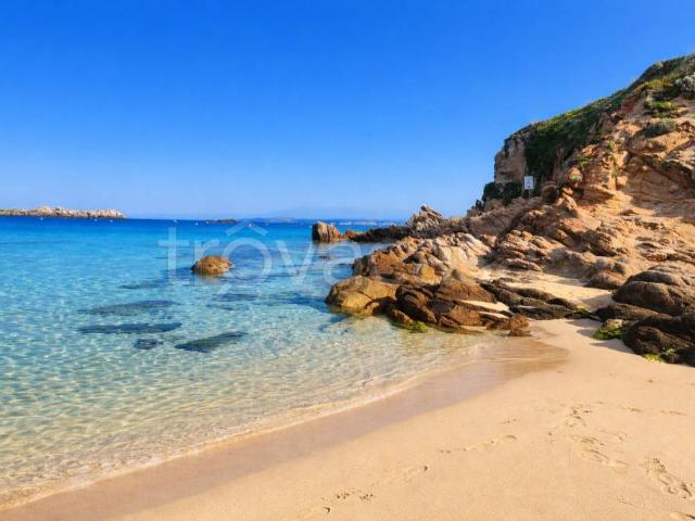 Bilocale in vendita a Santa Teresa Gallura via Lu Brandali
