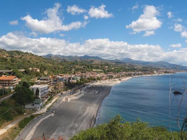 Bilocale in vendita a Sant'Alessio Siculo