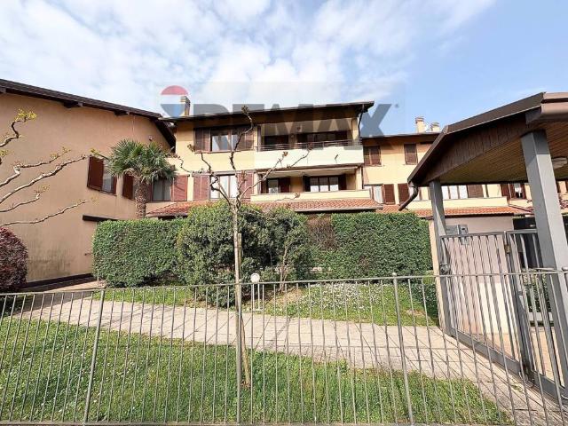 Bilocale in vendita a Schianno, Gazzada Schianno