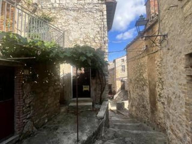 Bilocale in vendita a Semproniano