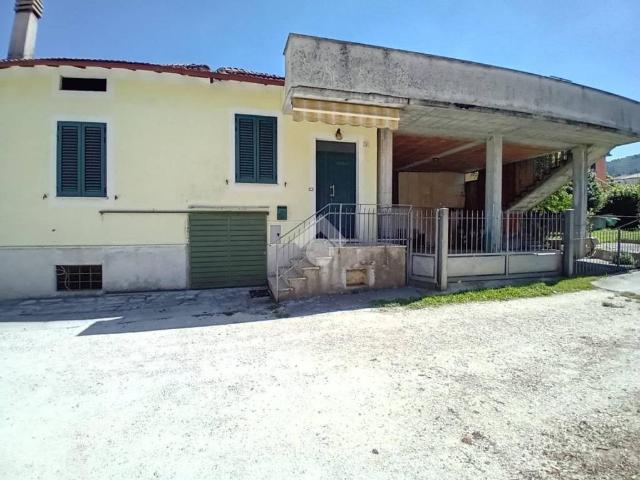 Bilocale in vendita a Spoleto via lenin, 2
