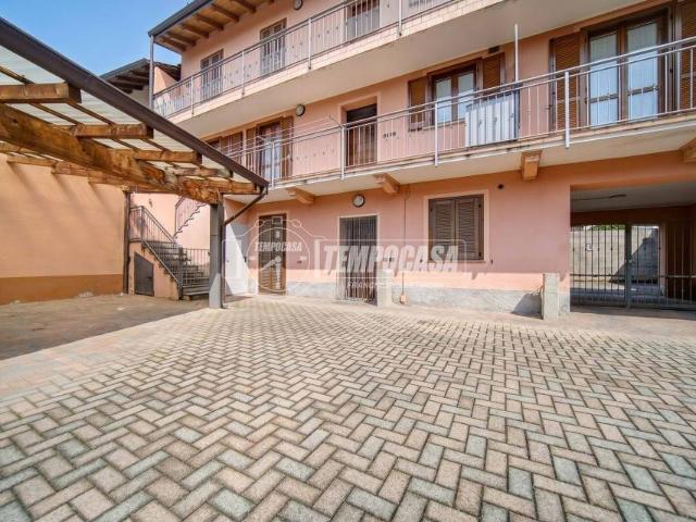 Bilocale in vendita a Pombia via Quara