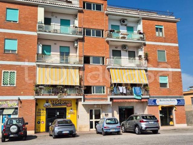 Bilocale in vendita a Pomezia via Pontina Vecchia, 15