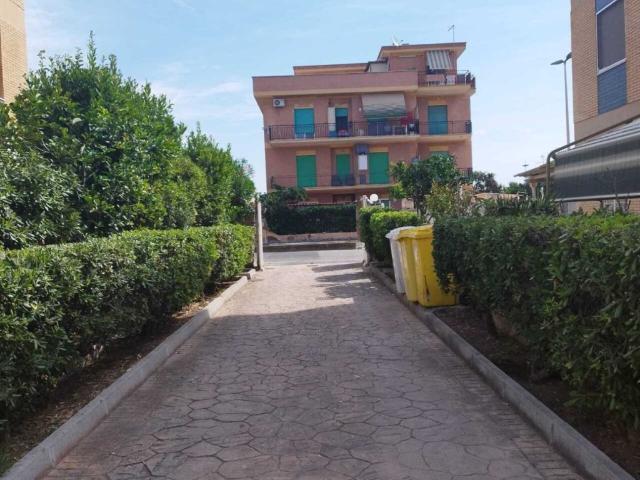 Bilocale in vendita a Pomezia via Rumenia, Torvaianica