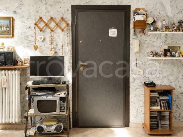 Bilocale in vendita a Paderno Dugnano via Carlo Espinasse, 4