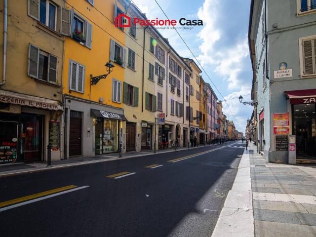 Bilocale in vendita a Parma, Parco Ducale Oltretorrente