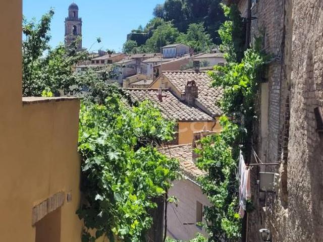 Bilocale in vendita a Perugia via dei Barutoli, Centro Storico