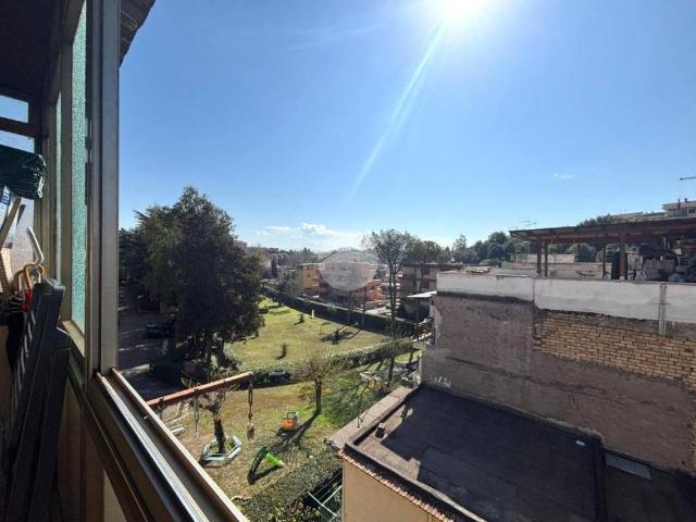 Bilocale in vendita a Roma, Trullo Colle del Sole