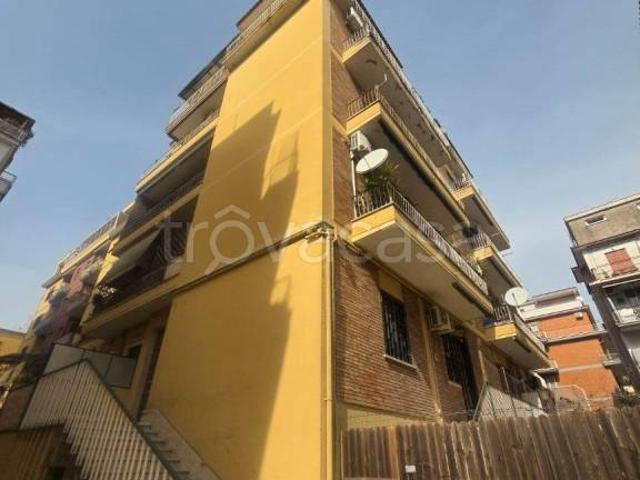 Bilocale in vendita a Roma via degli Ontani, Centocelle