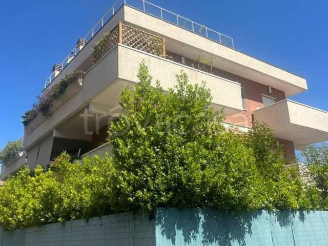 Bilocale in vendita a Roma via dei Due Ponti, Tomba di Nerone