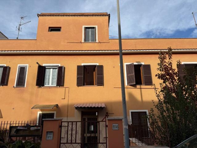 Bilocale in vendita a Roma via di Boccea, Collina delle Muse