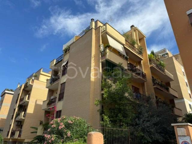 Bilocale in vendita a Roma via Farfa 18, Marconi
