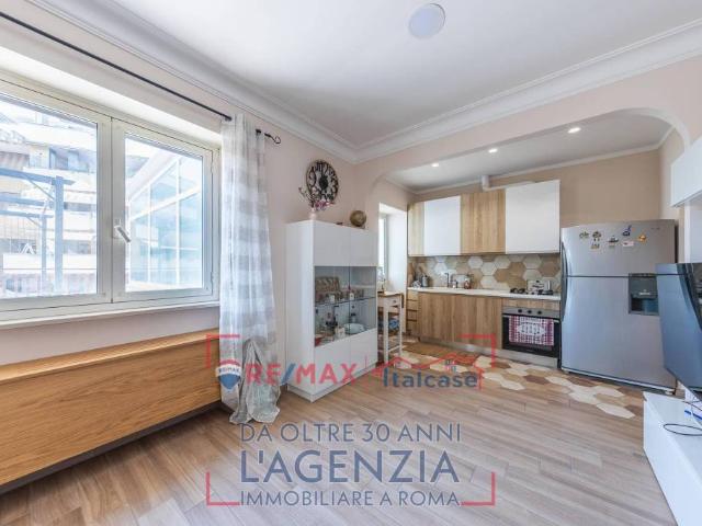 Bilocale in vendita a Roma via Inzago, 110, Ottavia