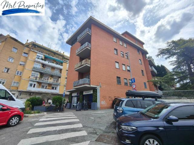Bilocale in vendita a Roma via Leprignano, 3, Fleming